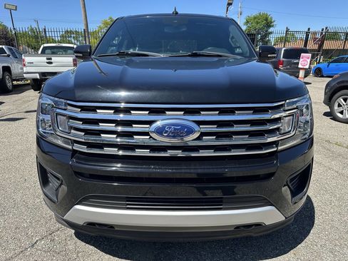 Used 2020 Ford Expedition XLT w/ Equipment Group 202A AWD/4WD image 2
