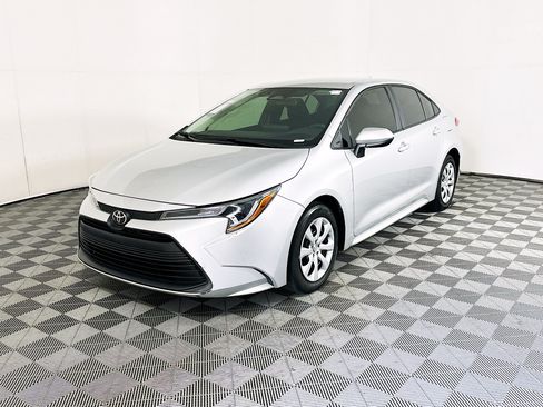 Used 2024 Toyota Corolla LE FWD image 7