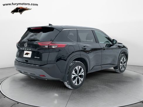 Used 2023 Nissan Rogue SV image 4