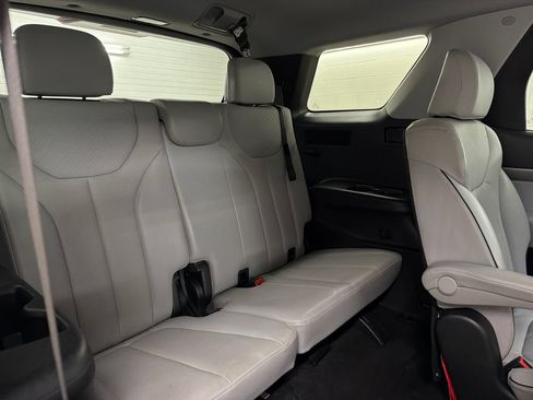 Used 2025 Hyundai Palisade SEL FWD image 32