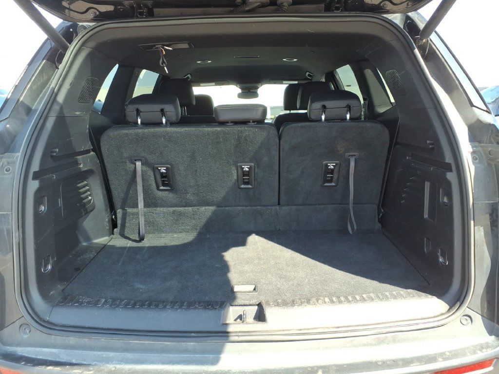 Used 2025 Buick Enclave Preferred w/ Trailering Package, 5000 lbs. AWD/4WD image 8