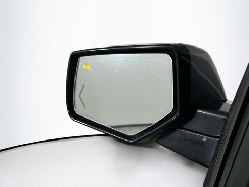 Used 2018 Chevrolet Tahoe LT w/ LT Signature Package image 16