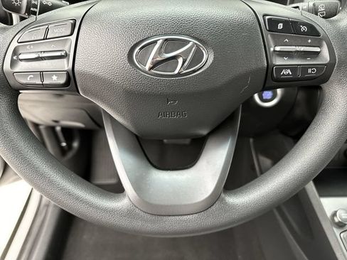 Used 2022 Hyundai Kona SEL AWD/4WD image 14