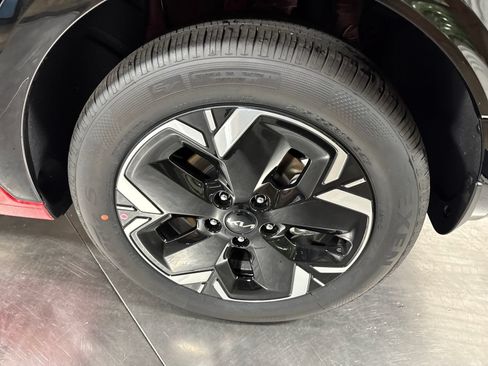 New 2026 Kia Niro Wind w/ Wind Preserve Package FWD image 6