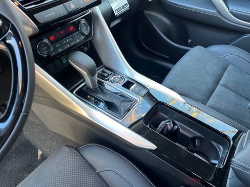 New 2024 Mitsubishi Eclipse Cross SE image 23