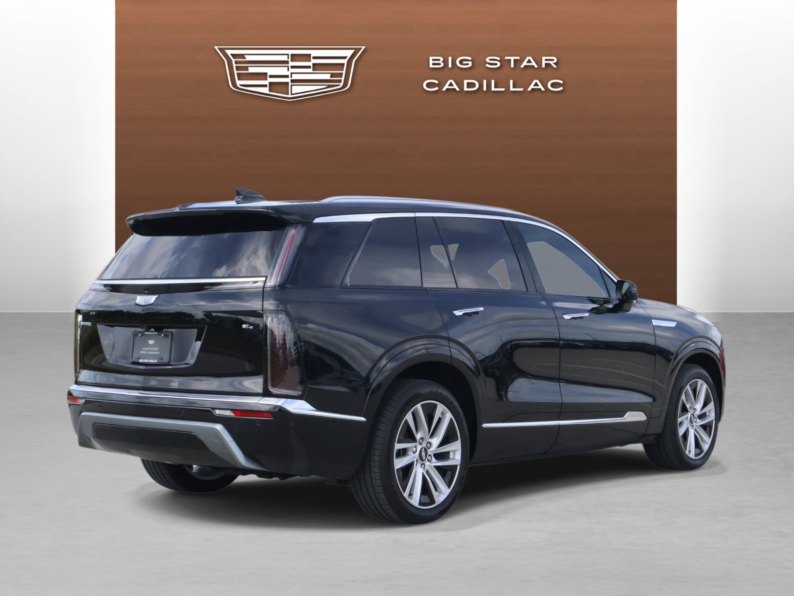 Certified 2027 Cadillac Vistiq Luxury w/ LPO, Floor Liner Package AWD/4WD image 5