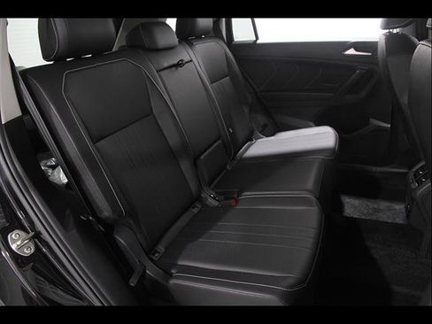 Certified 2024 Volkswagen Tiguan SE AWD/4WD image 19