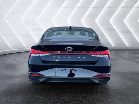 Used 2023 Hyundai Elantra SEL w/ Convenience Package image 5