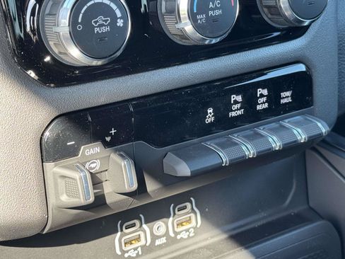 New 2026 RAM 1500 Big Horn AWD/4WD image 6