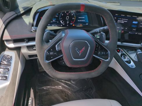 Used 2023 Chevrolet Corvette Stingray Premium Conv w/ Z51 Performance Package RWD image 16
