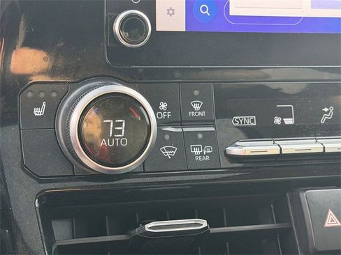 Certified 2023 Toyota Highlander XLE image 22