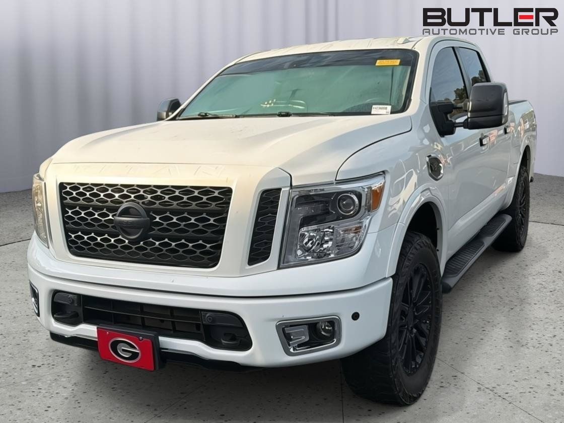 Used 2017 Nissan Titan PRO-4X AWD/4WD image 3