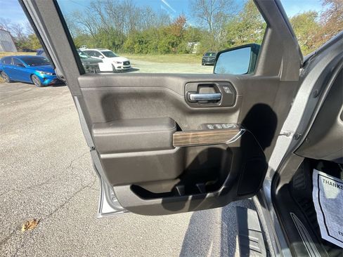 Used 2022 Chevrolet Silverado 1500 RST w/ LPO, Blackout Package image 13