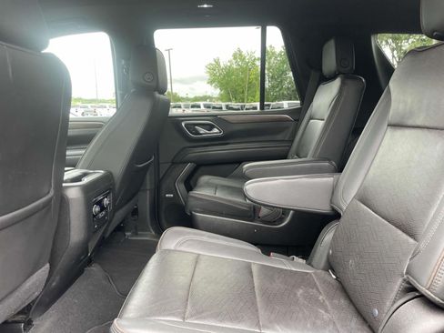 Used 2021 Chevrolet Tahoe High Country w/ Premium Package AWD/4WD image 11