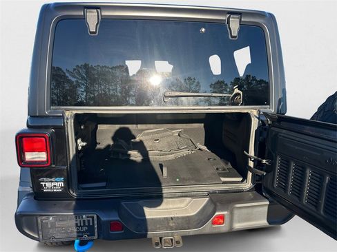 Used 2024 Jeep Wrangler Unlimited image 13
