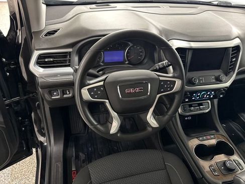 Used 2022 GMC Acadia SLE image 12