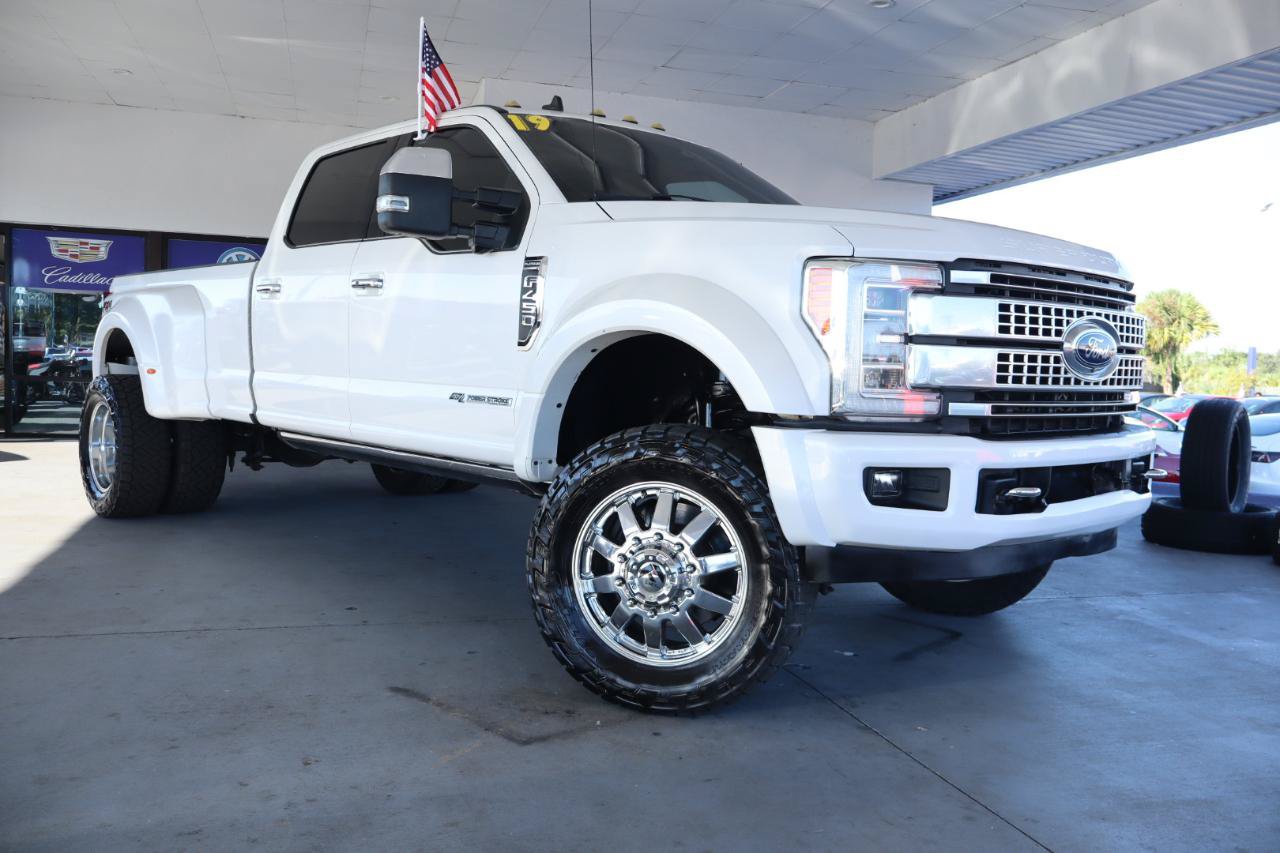 Used 2019 Ford F450 Platinum w/ Platinum Ultimate Package AWD/4WD image 3