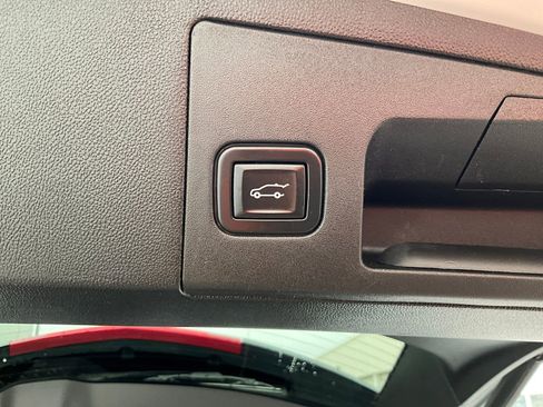 Used 2020 Cadillac XT5 Premium Luxury w/ LPO, Floor Liner Package image 29