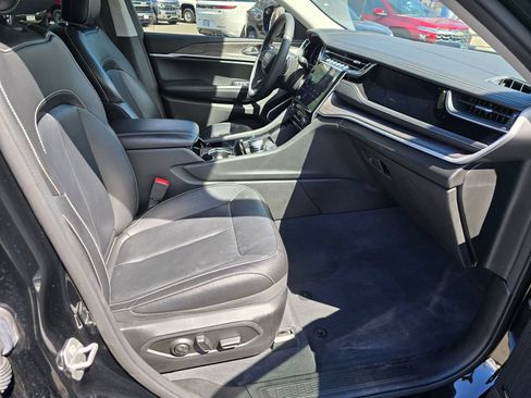 Used 2022 Jeep Grand Cherokee Limited 4xe AWD/4WD image 13