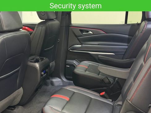Certified 2025 Chevrolet Traverse RS AWD/4WD image 31