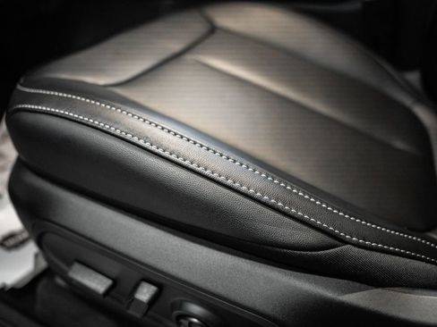 New 2025 Jeep Grand Cherokee Limited image 36