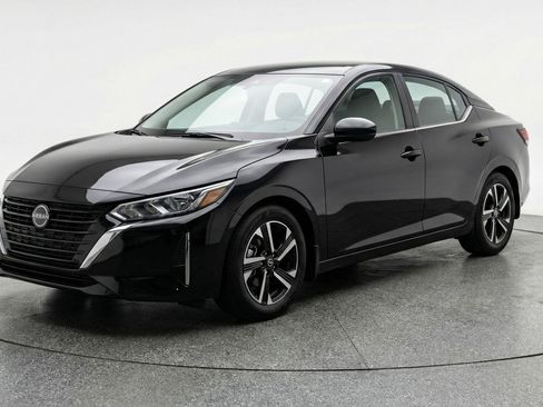 Used 2025 Nissan Sentra SV image 3