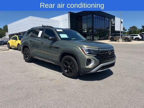 Certified 2024 Volkswagen Atlas Peak Edition SE AWD/4WD image 4