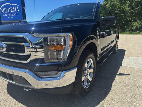 Used 2021 Ford F150 XLT w/ Equipment Group 302A High AWD/4WD image 4