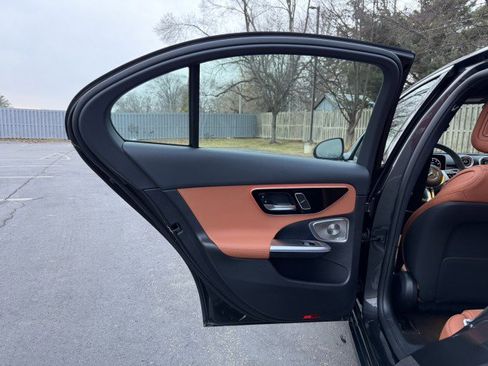 Used 2025 Mercedes-Benz C 300 4MATIC Sedan image 25
