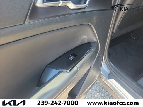 Certified 2023 Kia Sportage EX FWD image 13