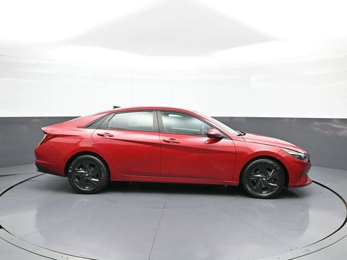 Certified 2021 Hyundai Elantra SEL FWD image 5