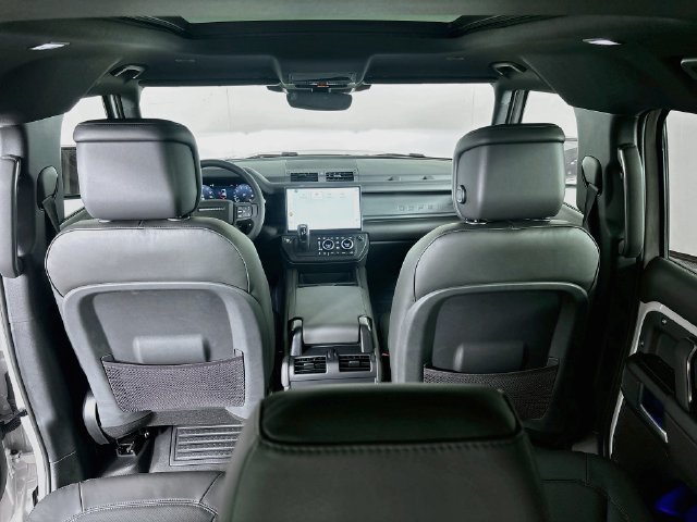 New 2026 Land Rover Defender 110 X-Dynamic SE AWD/4WD image 23