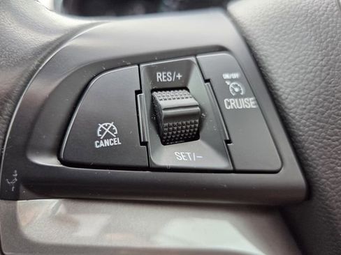 Used 2020 Chevrolet Trax LT w/ Sun & Sound Package image 26