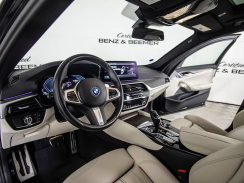 Used 2023 BMW 530e w/ M Sport Package RWD image 19