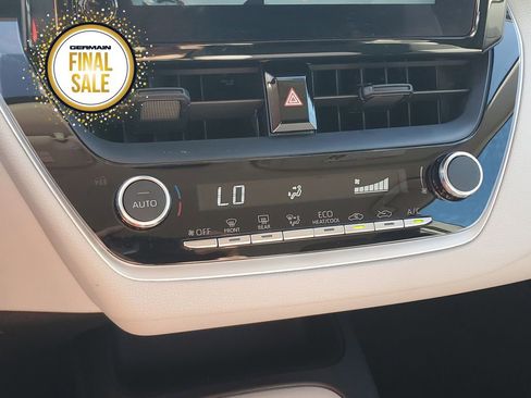 Certified 2025 Toyota Corolla LE image 28