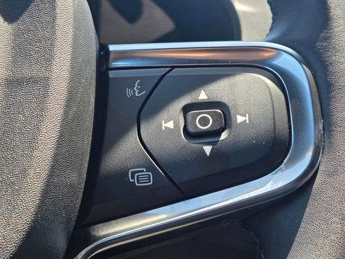 Used 2023 Volvo XC40 Recharge Ultimate AWD/4WD image 25