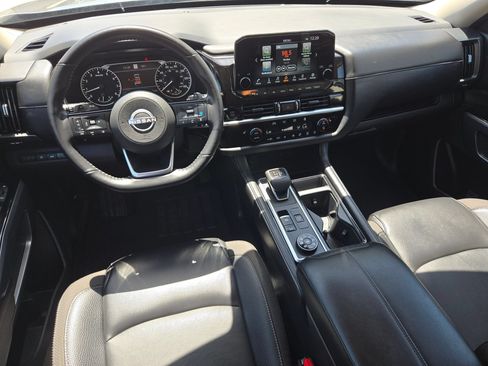 Certified 2025 Nissan Pathfinder SL AWD/4WD image 15