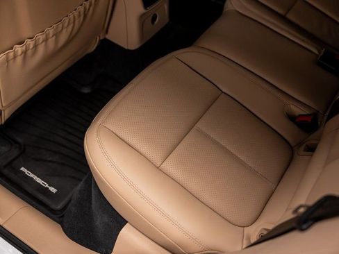 Certified 2025 Porsche Macan S image 31