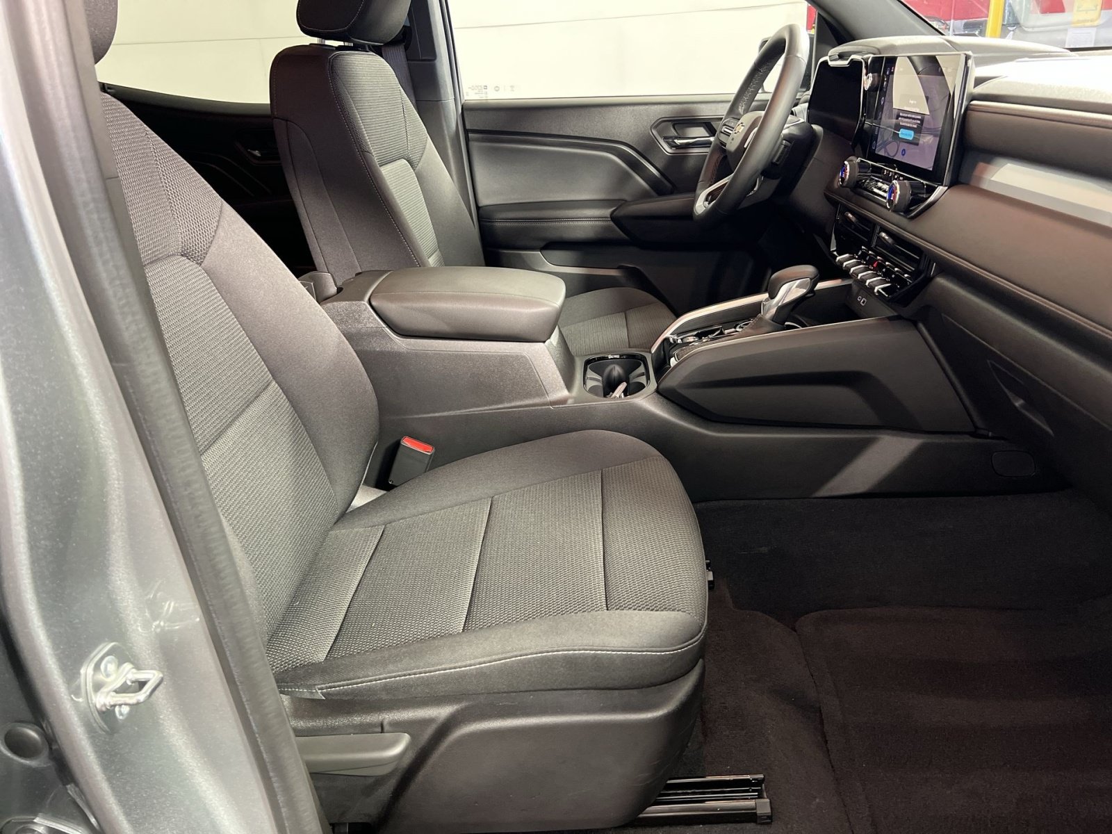 Used 2024 Chevrolet Colorado LT w/ LT Convenience Package AWD/4WD image 27