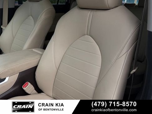 Used 2022 Toyota Highlander XLE FWD image 21