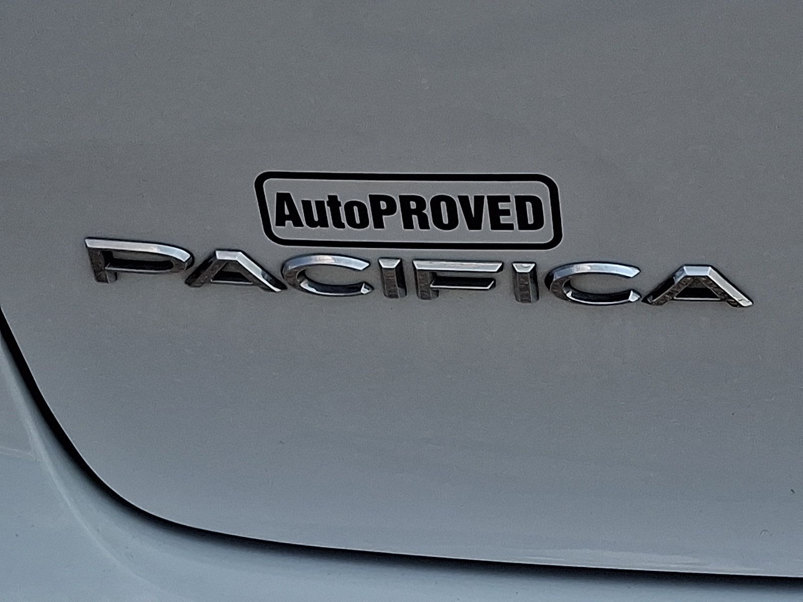 Used 2024 Chrysler Pacifica Touring-L FWD image 31