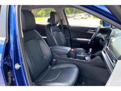 Used 2023 Kia Sportage EX AWD/4WD image 7