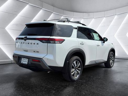 New 2026 Nissan Pathfinder SL image 8