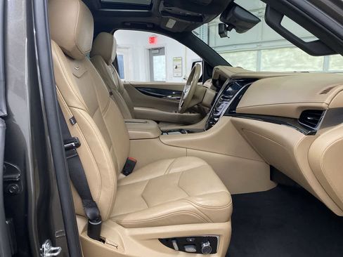 Used 2020 Cadillac Escalade Platinum image 20
