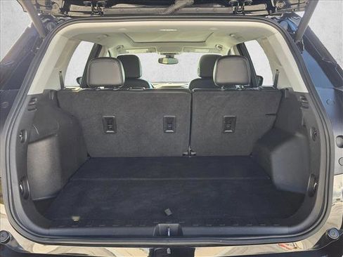 Used 2022 GMC Terrain SLT w/ Infotainment Package II image 6