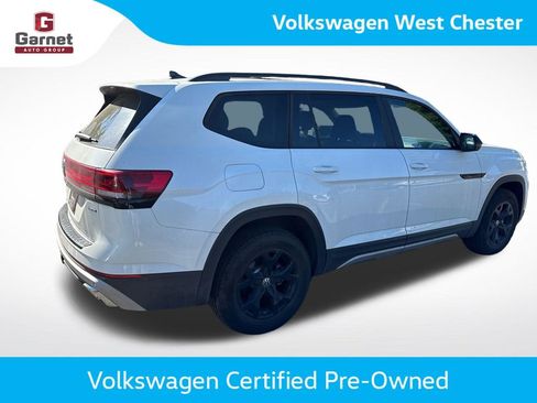 Certified 2025 Volkswagen Atlas Peak Edition SE AWD/4WD image 5