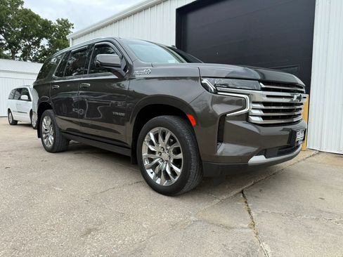Used 2021 Chevrolet Tahoe High Country AWD/4WD image 2