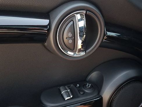 Used 2018 MINI Cooper S FWD image 18