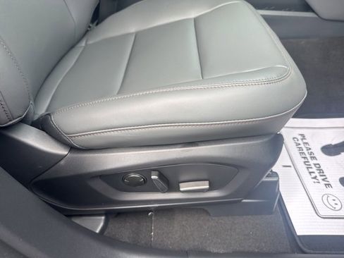 New 2025 Ford Explorer Active w/ Active Comfort Package image 18