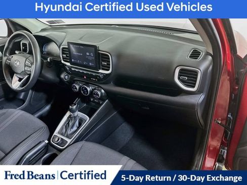 Certified 2025 Hyundai Venue SEL FWD image 15